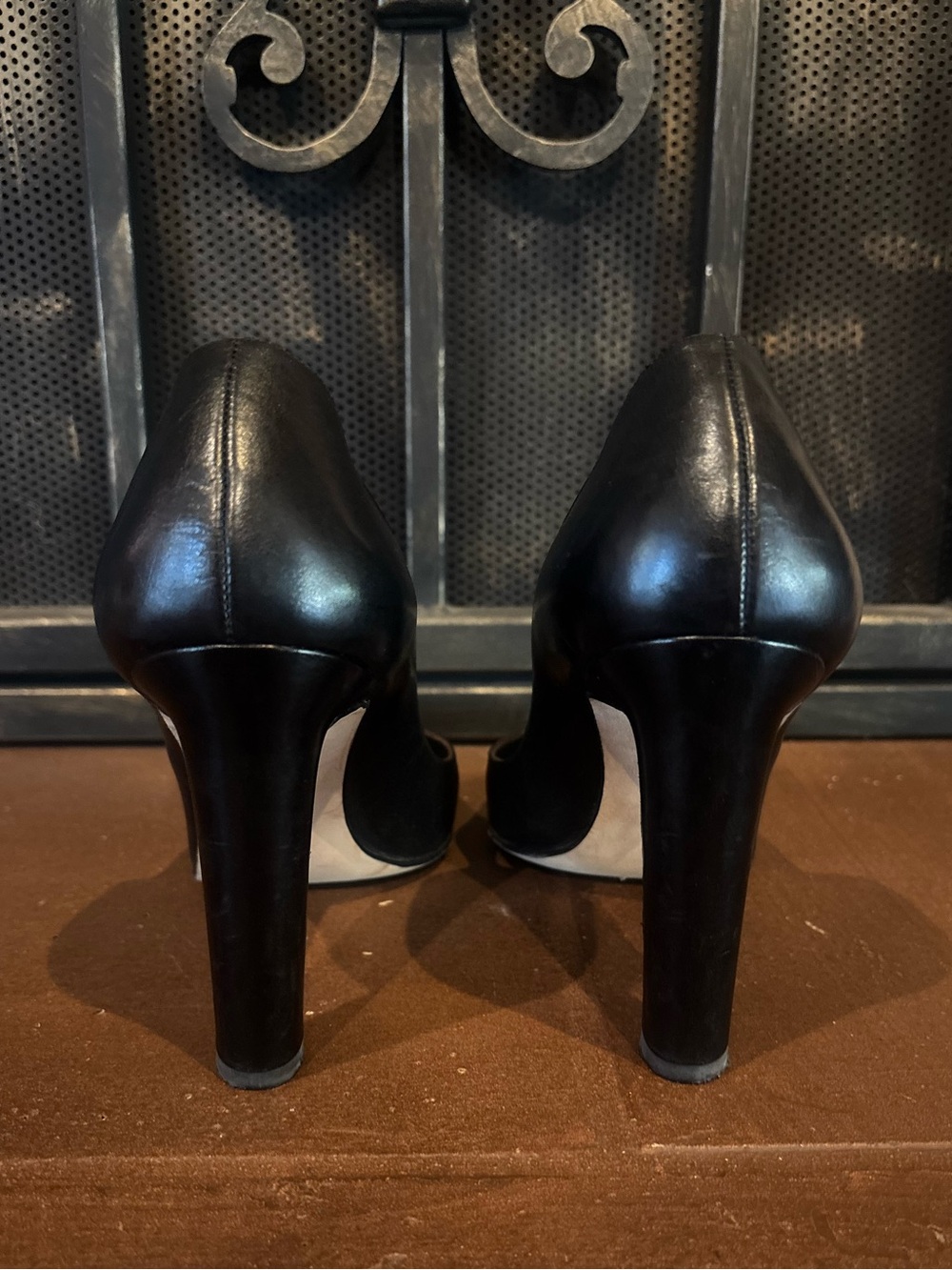 Manolo Blahnik Black Leather Square-Toe Heels - Picture 4 of 6
